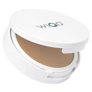 WiQo ICP Cream er en kremet foundation med faktor 50. Praktisk etui med speil og svamp.