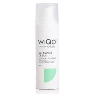 WiQo Balancing Cream, WiQo talgregulerende balanserende ansiktskrem, er indisert for kosmetisk behandling av fet hud med akne-tendens, med overflødig talg, hudormer og utvidede porer.
