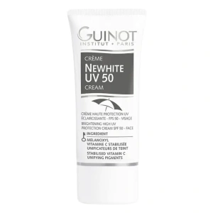 Newhite Crème UV50 er en farget dagkrem med SPF 50 som jevner ut hudtonen og gir naturlig glød. Reduserer og forebygger pigmentering Tilpasser seg hudtonen med naturlig farge Gir høy solbeskyttelse Perfekt som dagkrem og lett foundation i ett.